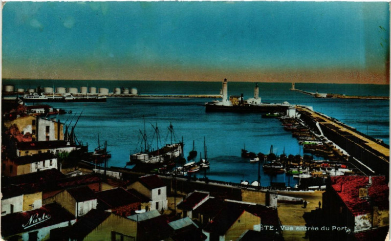 Carte postale ancienne Séte - Vue entrée du Port à Sète