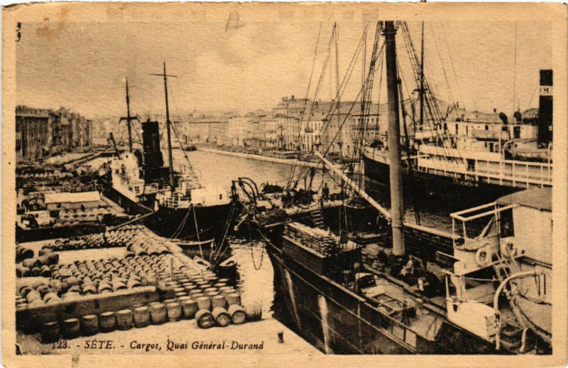 Carte postale ancienne Séte - Cargos, Quai Général-Durand à Sète