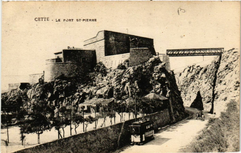 Carte postale ancienne Cette - Le Fort Saint-Pierre