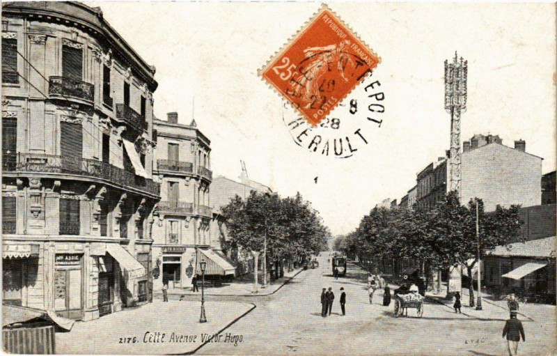 Carte postale ancienne Cette - Avenue Victor Hugo