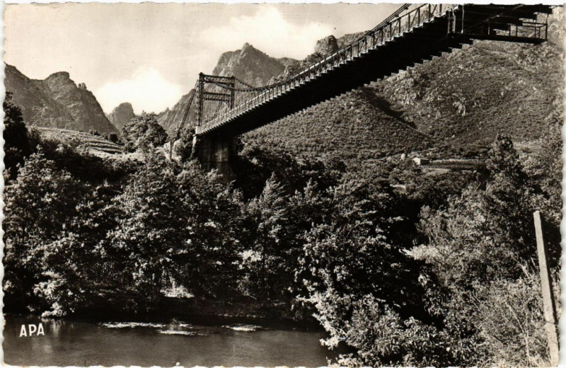 Carte postale ancienne Environs de Lamalou les Bains (Hérault) - L'Orb sous le Pont .. à Lamalou-les-Bains
