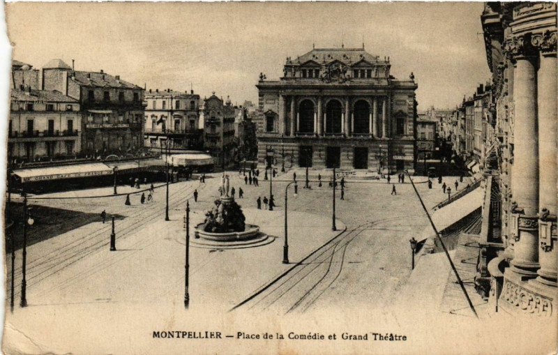 Carte postale ancienne Montpellier - Place de la Comédie et Grand Théátre à Montpellier