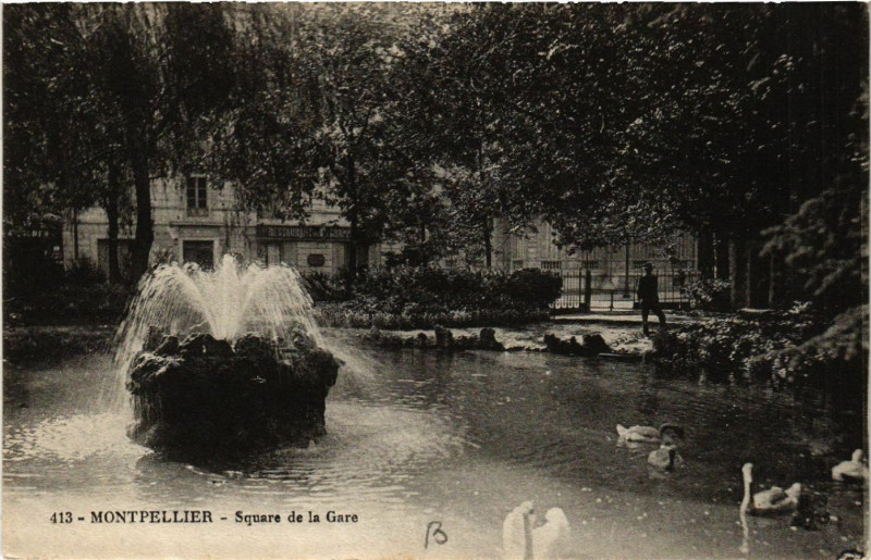 Carte postale ancienne Montpellier -  Square de la Gare à Montpellier