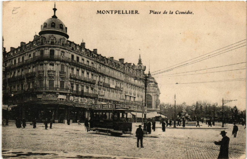 Carte postale ancienne Montpellier -  Place de la Comédie à Montpellier