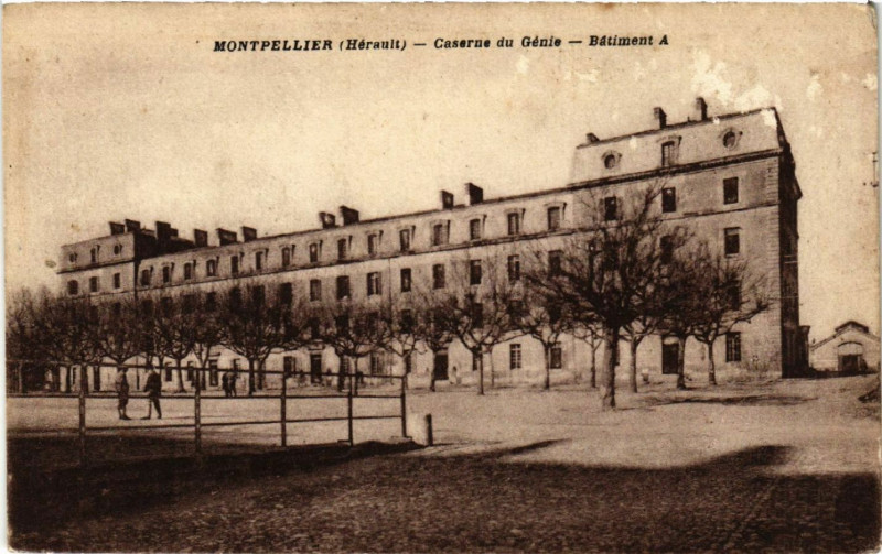 Carte postale ancienne Montpellier (Hérault) - Caserne du Génie - Bátiment A à Montpellier