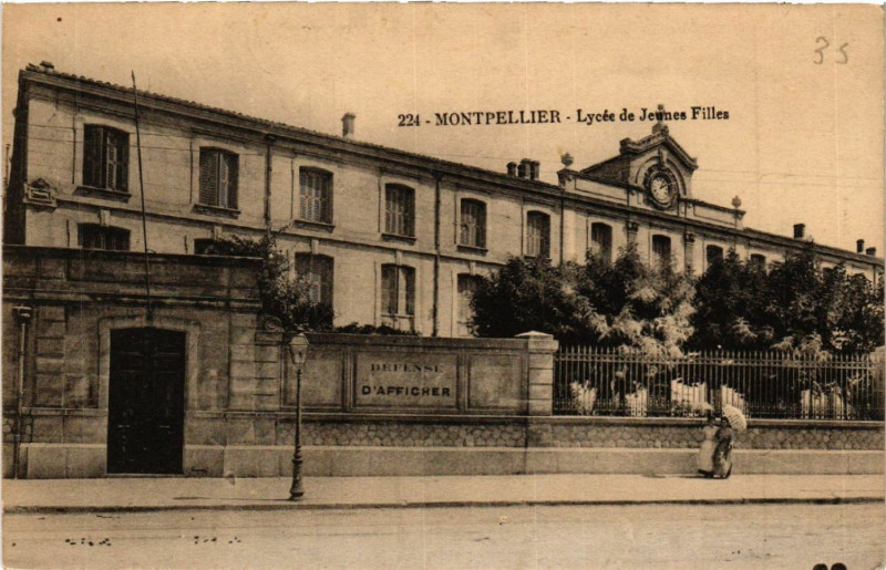 Carte postale ancienne Montpellier- Lycée de Jeunes Filles à Montpellier