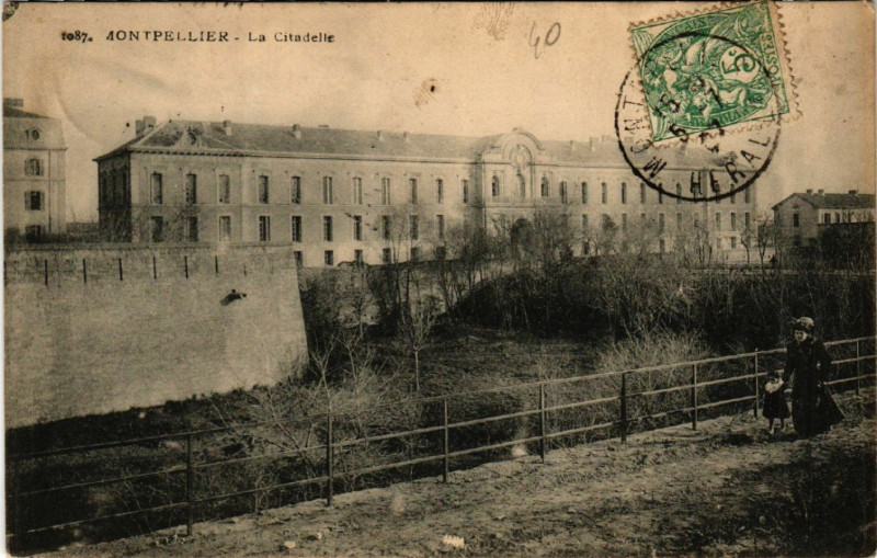 Carte postale ancienne Montpellier- La Citadelle à Montpellier