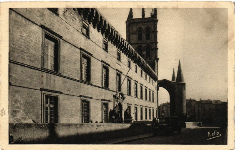 Carte postale ancienne Montpellier(Hérault) - La Faculte de Médicine à Montpellier