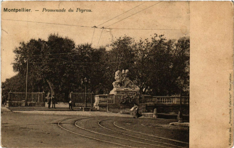 Carte postale ancienne Montpellier - Promenade du Peyrou à Montpellier