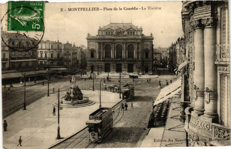 Carte postale ancienne Montpellier - Place de la Comédie - Le Théátre à Montpellier