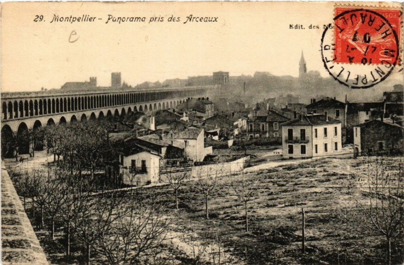 Carte postale ancienne Montpellier - Panorama pris des Arceaux à Montpellier
