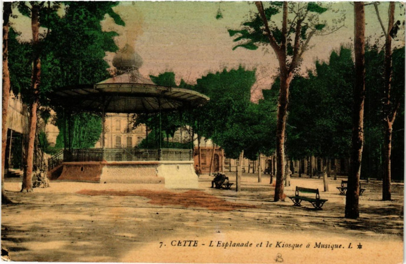 Carte postale ancienne Cette - L'Esplanade et le Kiosque á Musique