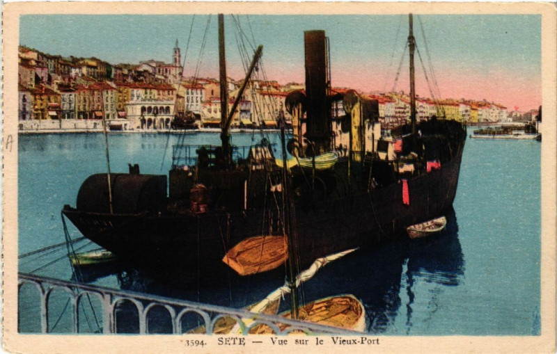 Carte postale ancienne Séte - Vue sur le Vieux-Port à Sète