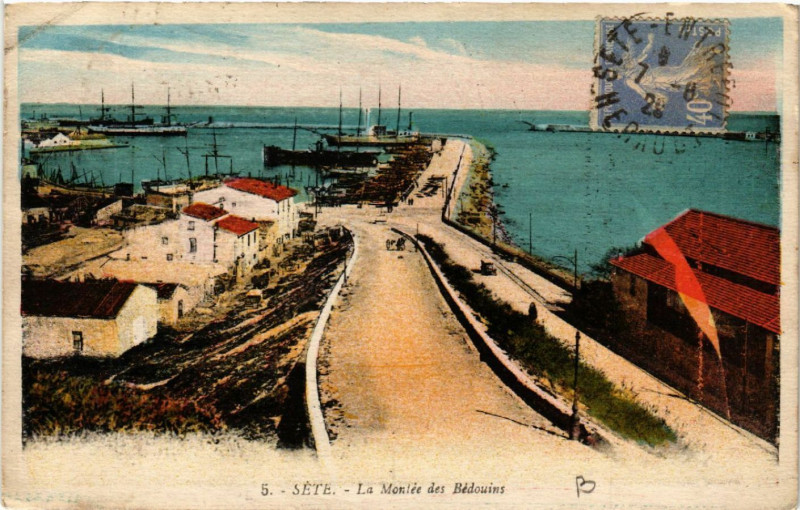 Carte postale ancienne Séte - La Montée des Bédouins à Sète