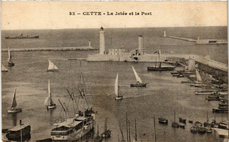 Carte postale ancienne Cette - La Jetée et le Port