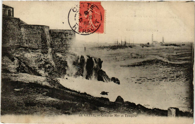 Carte postale ancienne Cette - Coup de Mer et Tempéte