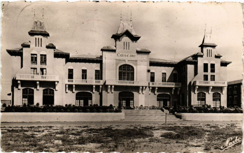 Carte postale ancienne Valras-Plage (Hérault) -Le Casino à Valras-Plage