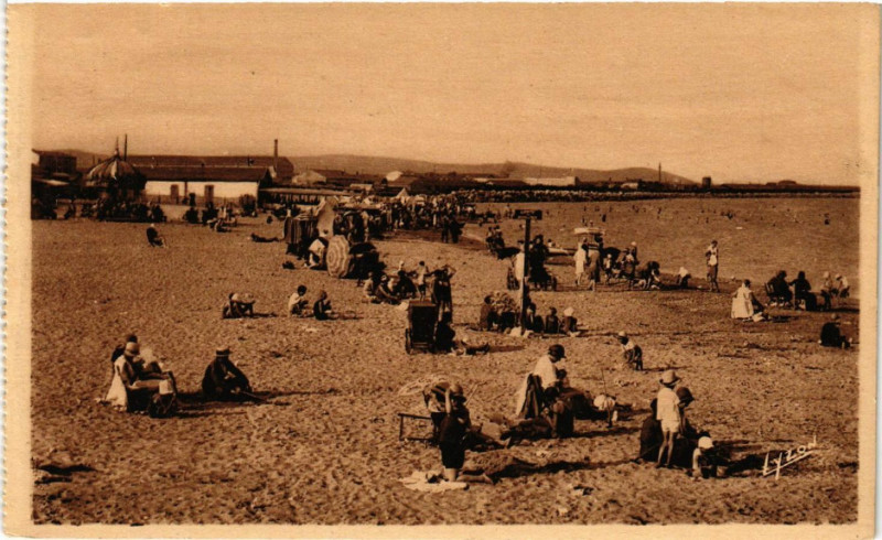 Carte postale ancienne Séte (Hérault) - Station balnéaire - Vue générale de la Plage à Sète