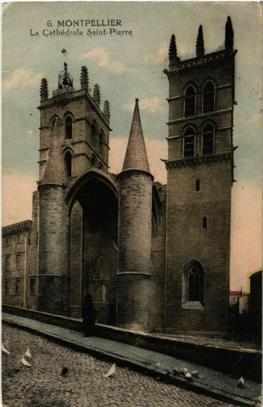 Carte postale ancienne Montpellier - La Cathédrale Saint-Pierre à Montpellier