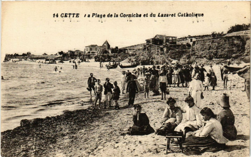 Carte postale ancienne Cette - La Plage dela Cornche et du Lazaret Catholique