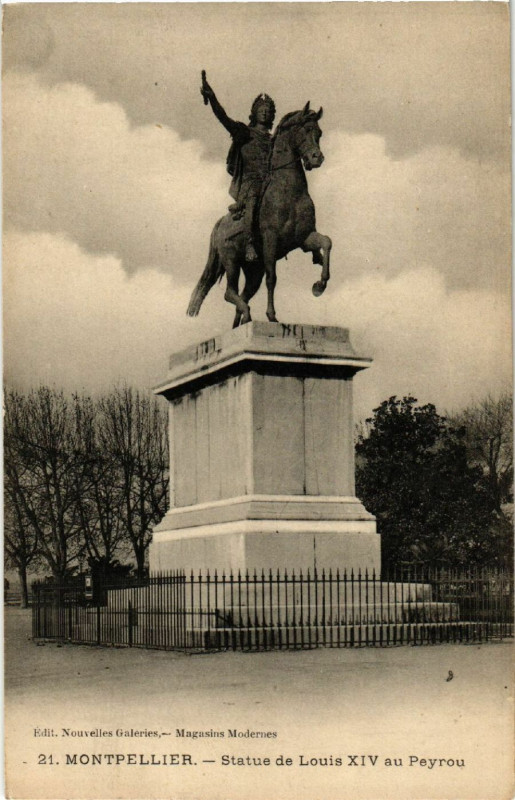 Carte postale ancienne Montpellier - Statue de Louis Xiv au Peyrou à Montpellier