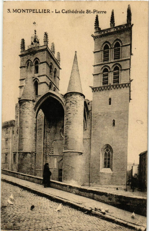 Carte postale ancienne Montpellier - La Cathédrale Saint-Pierre à Montpellier