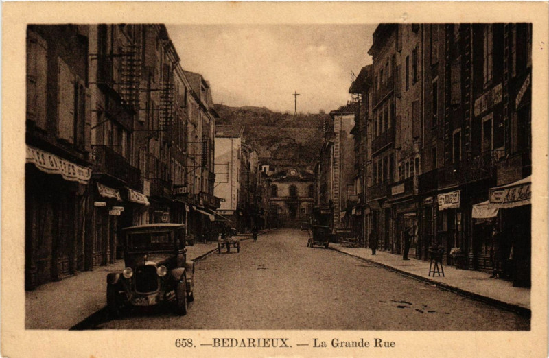 Carte postale ancienne Bedarieux - La Grande Rue à Bédarieux