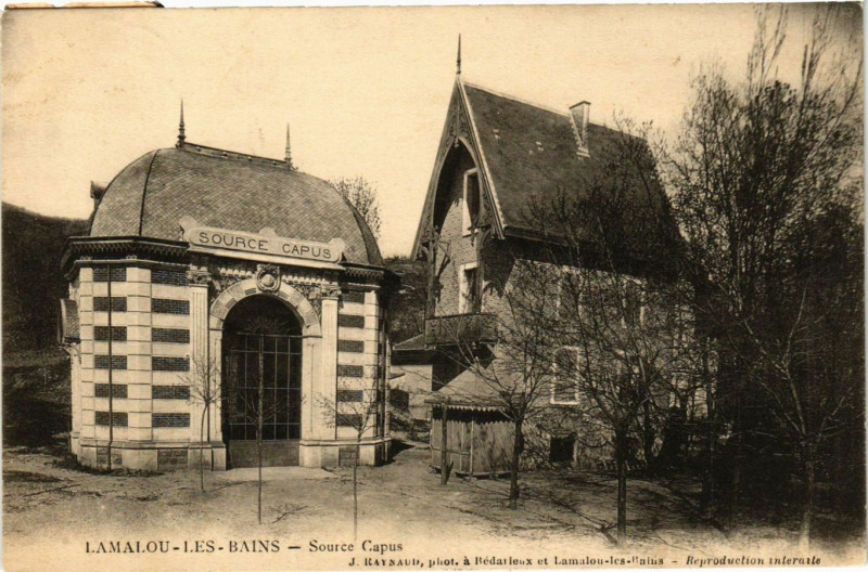 Carte postale ancienne Lamalou-Les-Bains-Source Capus à Lamalou-les-Bains