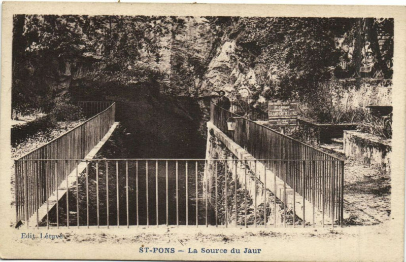 Carte postale ancienne Saint-Pons - La Source du Jaur