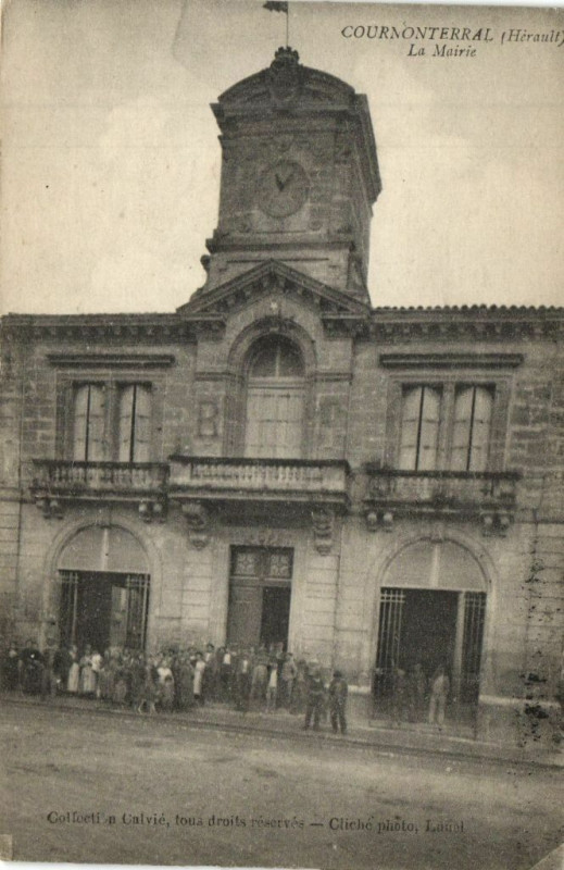 Carte postale ancienne Cournonterral (Hérault) la Mairie à Cournonterral