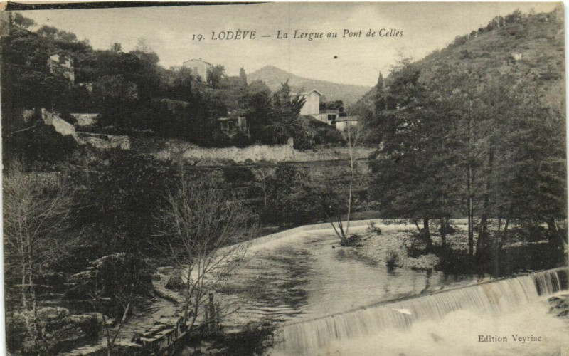 Carte postale ancienne Lodéve -La Lergue au Pont de Celles à Lodève