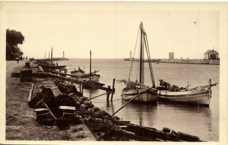 Carte postale ancienne Le Grau d'Agde (Hérault) Embouchure de l'Hérault à Agde