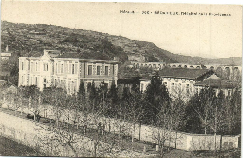 Carte postale ancienne Hérault - Bédarieux  l'Hopital de la Providence à Bédarieux
