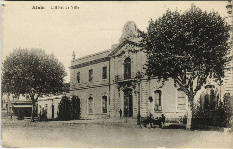 Carte postale ancienne Alais - L'Hotel de Ville