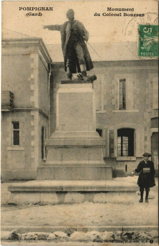 Carte postale ancienne Pompignan Monument du Colonel Bourres à Pompignan
