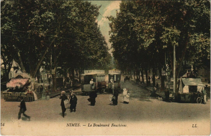 Carte postale ancienne Nimes - La Boulevard Feucheres à Nîmes