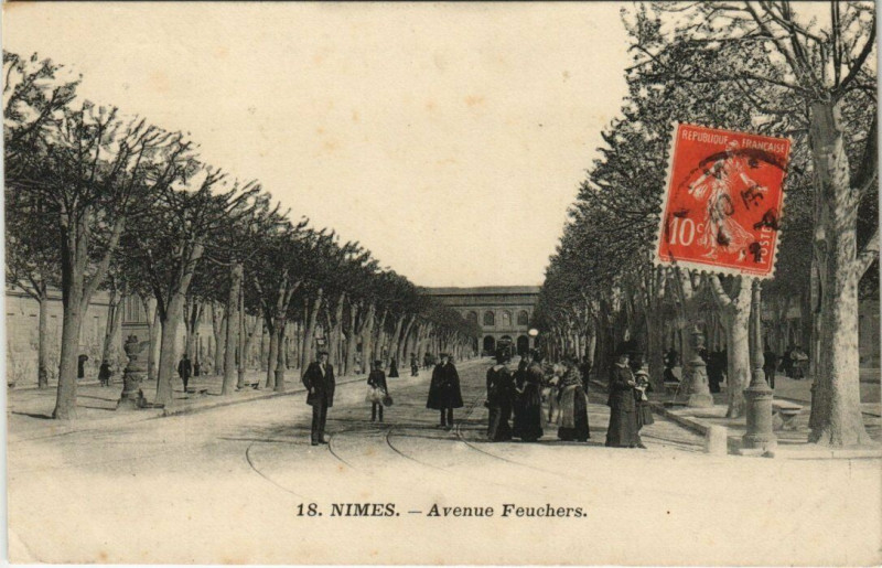 Carte postale ancienne Nimes - Avenue Feuchers à Nîmes