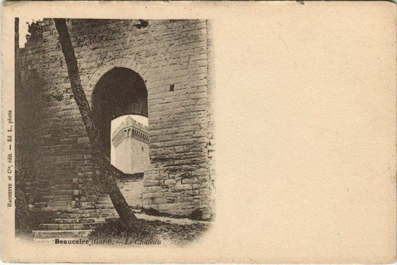 Carte postale ancienne Beaucaire - Le Chateau à Beaucaire