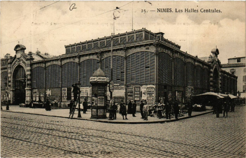 Carte postale ancienne Nimes Les Halles Centrales à Nîmes