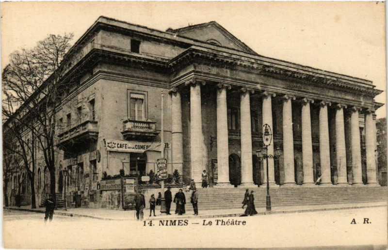 Carte postale ancienne Nimes - Le Théatre à Nîmes