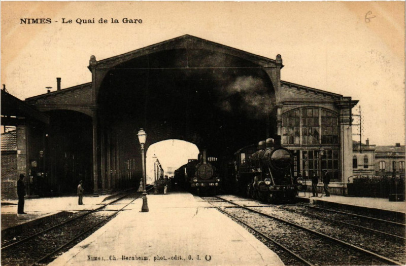 Carte postale ancienne Nimes - Le Quai de la Gare à Nîmes