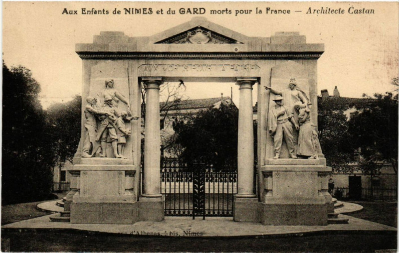 Carte postale ancienne Aux Enfants de Nimes et du Gard morts pour la France - Architecte à Nîmes