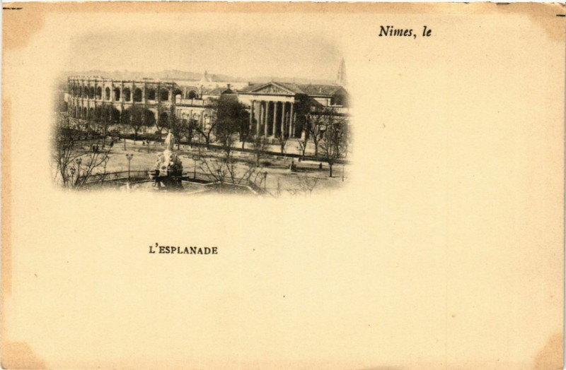 Carte postale ancienne Nimes le . - L'Esplanade à Nîmes