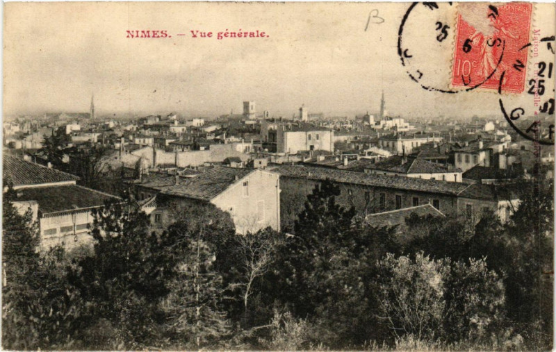 Carte postale ancienne Nimes - Vue générale à Nîmes