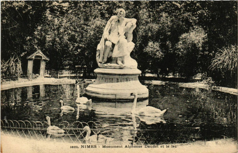 Carte postale ancienne Nimes - Monument Alphonse Daudet et le lac à Nîmes