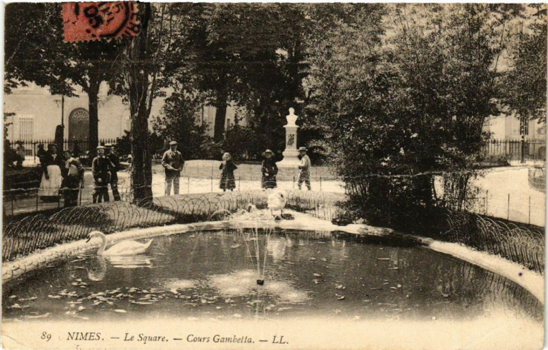 Carte postale ancienne Nimes - Le Square - Cours Gambetta à Nîmes
