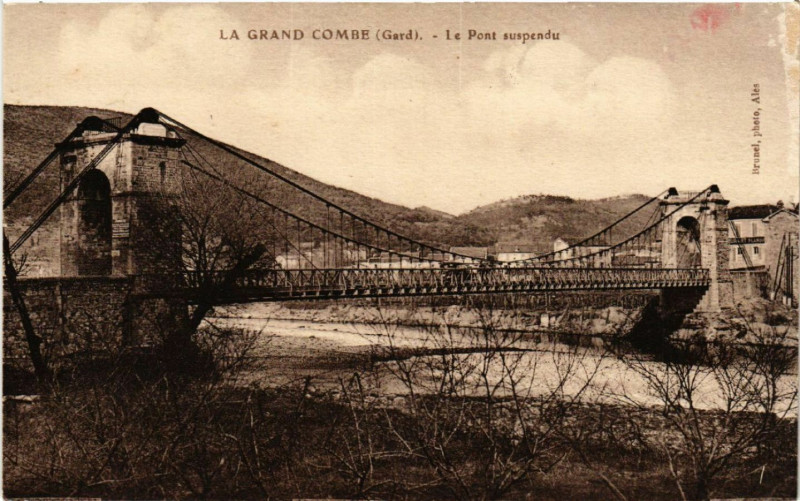 Carte postale ancienne La Grand'Combe - Le Pont suspendu