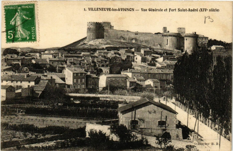 Carte postale ancienne Villeneuve-les-Avignon - Vue Générale et Frt Saint-Andre (Xiv s.) à Villeneuve-lès-Avignon
