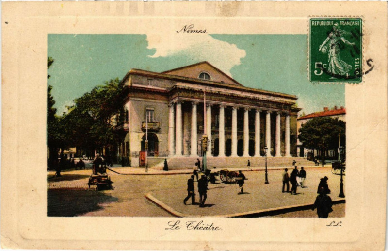 Carte postale ancienne Nimes - Le Théatre à Nîmes