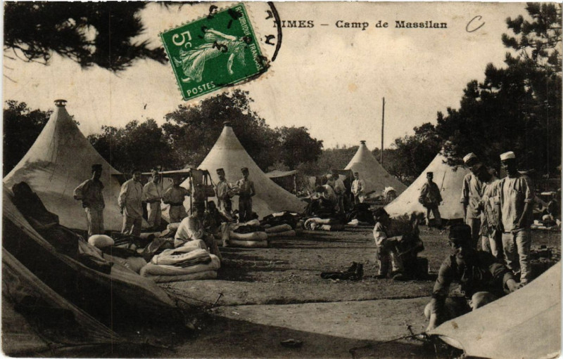 Carte postale ancienne Nimes - Camp de Massillan à Nîmes
